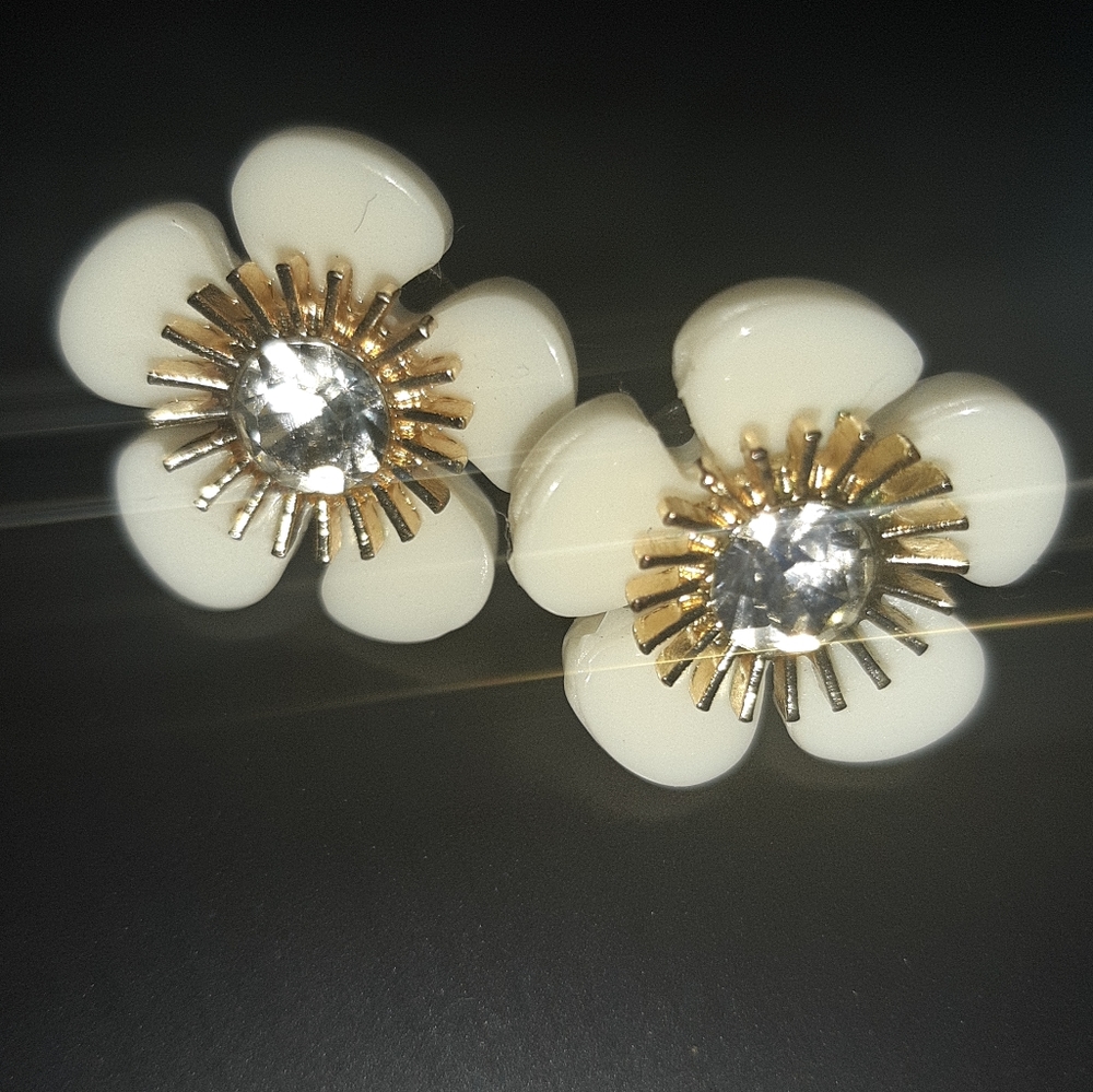 White Epoxy With Gold Spinal        c - Picture 2 of 6